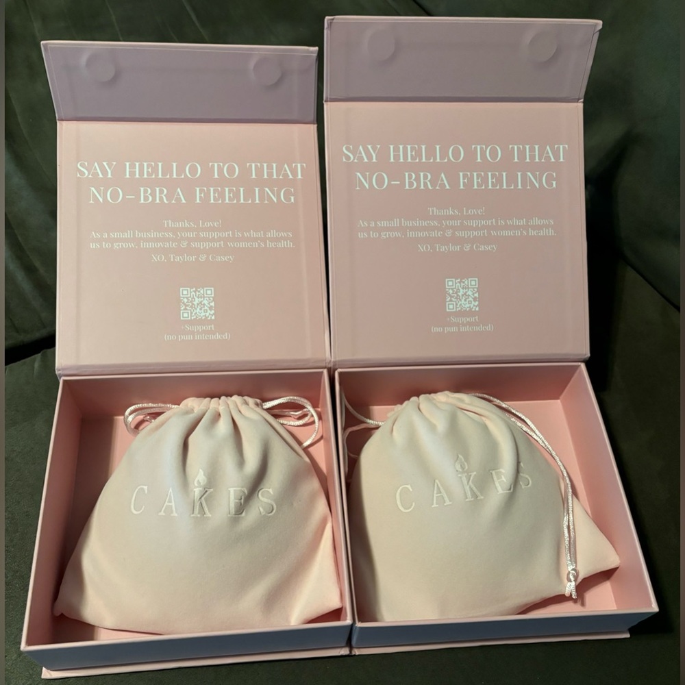 NIB Cakes Nipple Covers, set of 2